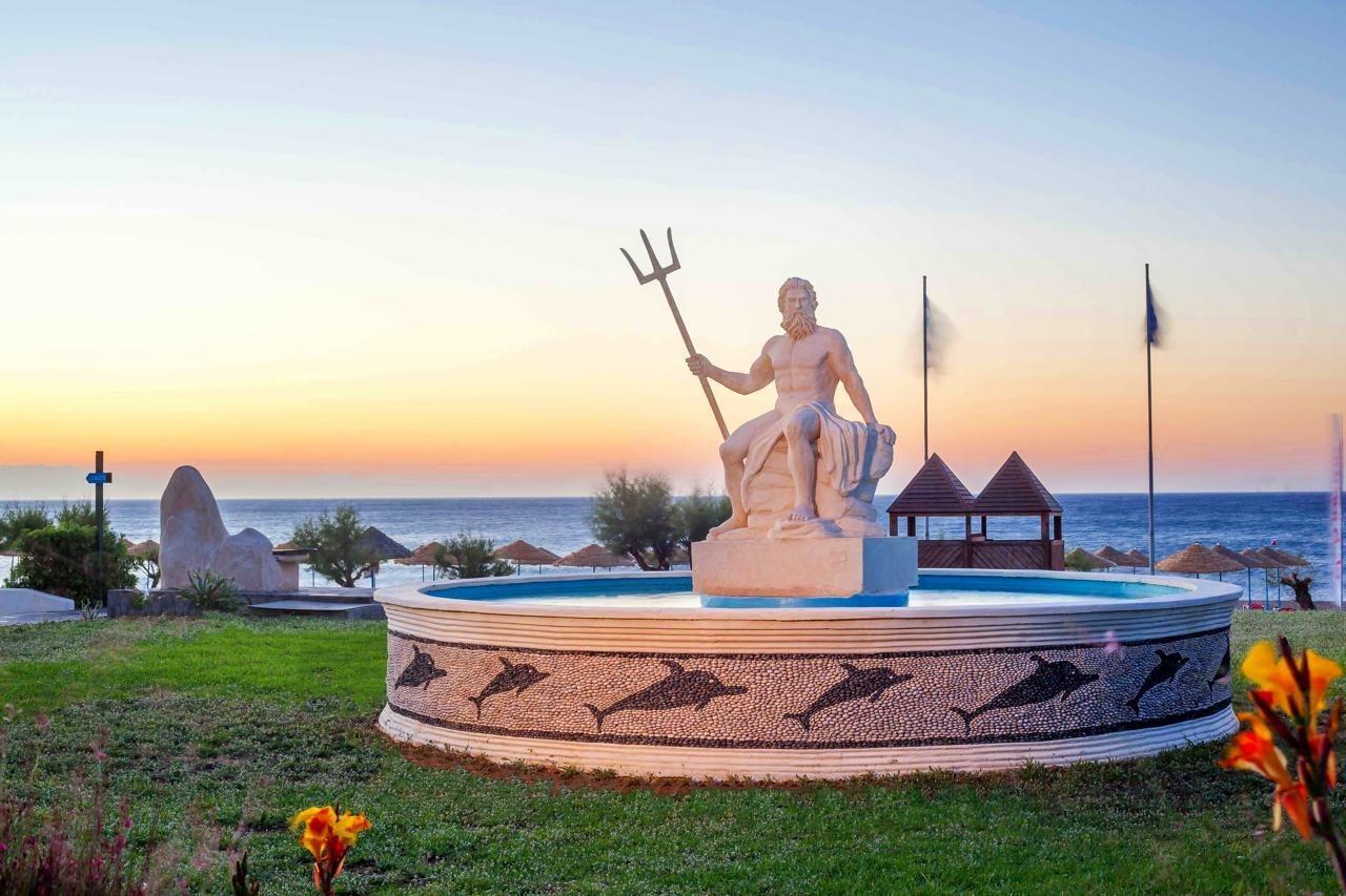 Pegasos Deluxe Beach Hotel Faliraki Eksteriør billede Fountain of Poseidon