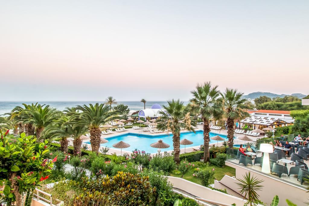 Pegasos Deluxe Beach Hotel Faliraki Eksteriør billede A view of the pool at the hotel
