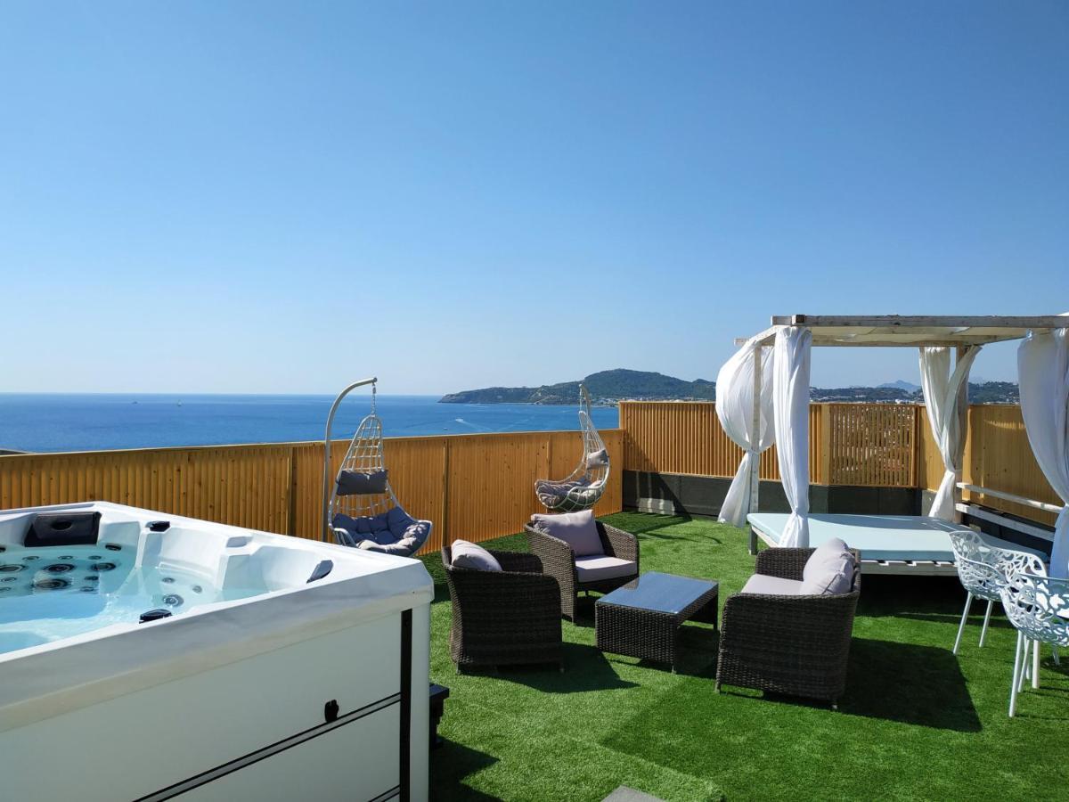 Pegasos Deluxe Beach Hotel Faliraki Eksteriør billede Rooftop terrace with a hot tub